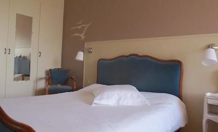 Logis L'Auberge Du Gros Silly-sur-Nied Bagian luar foto