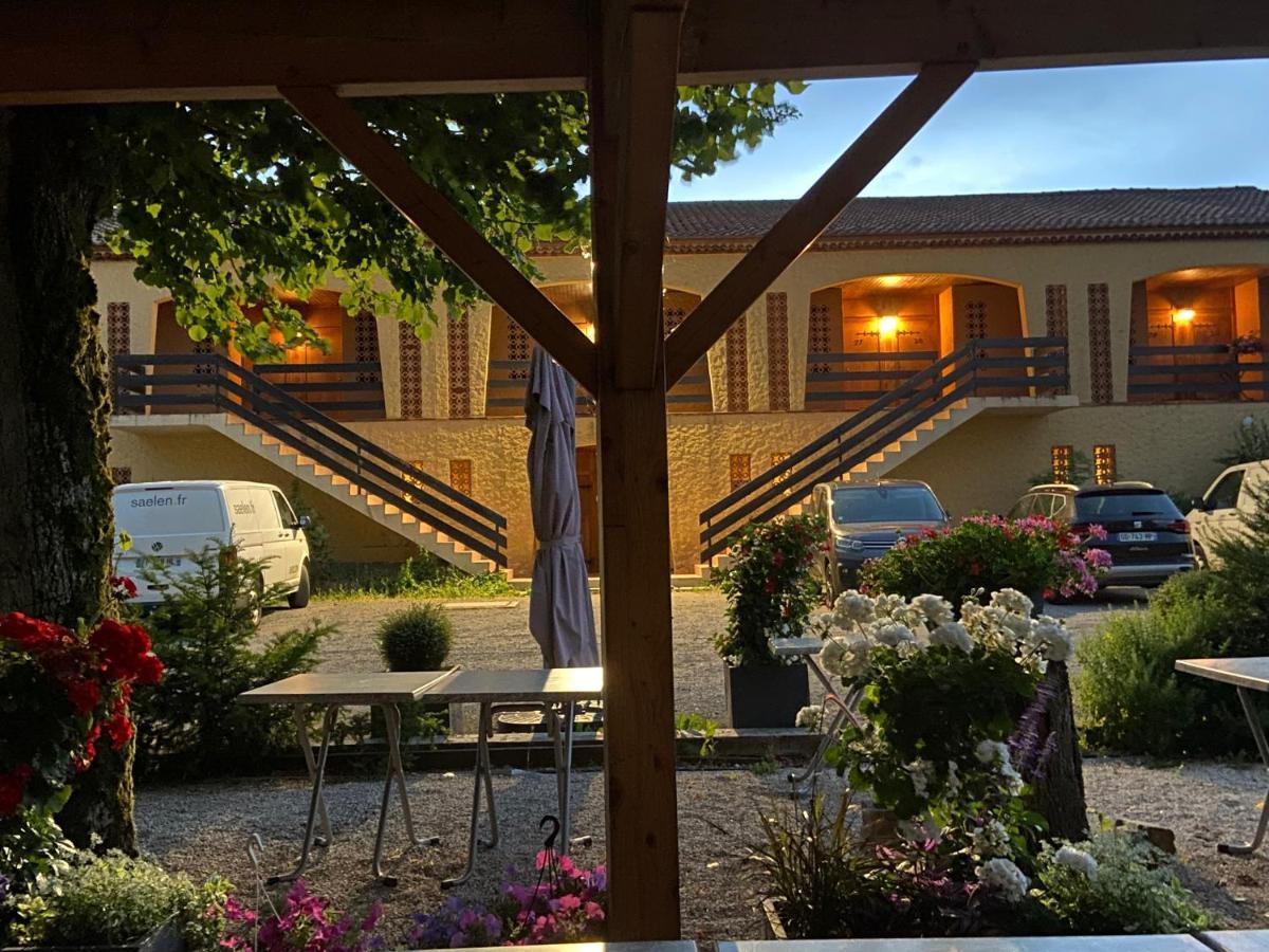 Logis L'Auberge Du Gros Silly-sur-Nied Bagian luar foto