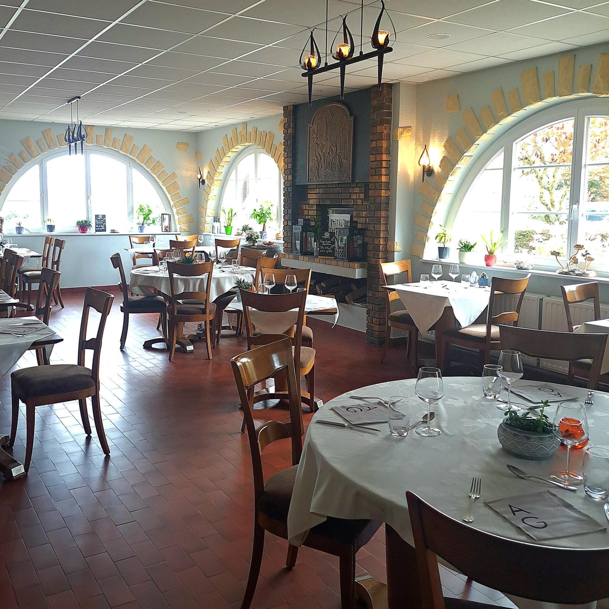 Logis L'Auberge Du Gros Silly-sur-Nied Bagian luar foto