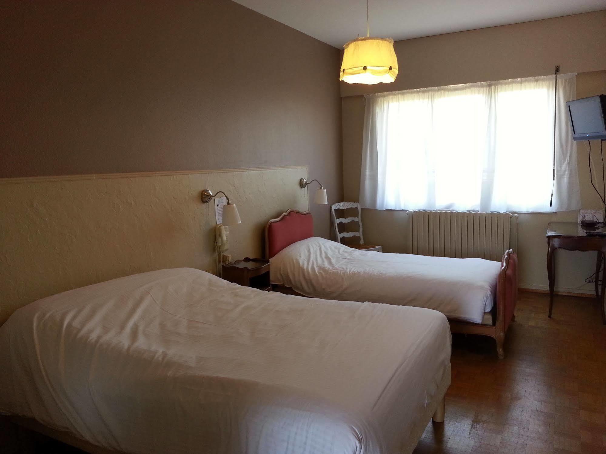Logis L'Auberge Du Gros Silly-sur-Nied Bagian luar foto