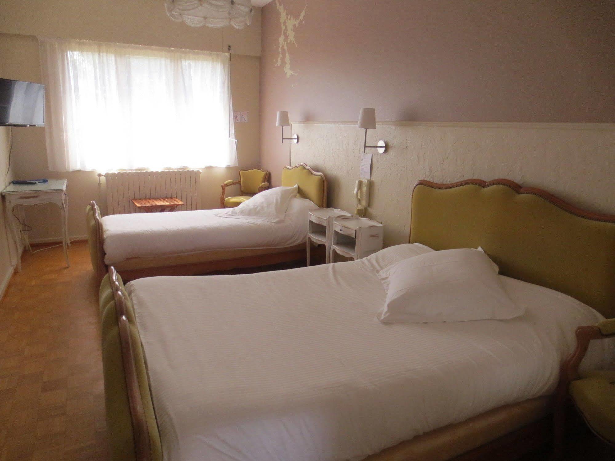 Logis L'Auberge Du Gros Silly-sur-Nied Bagian luar foto
