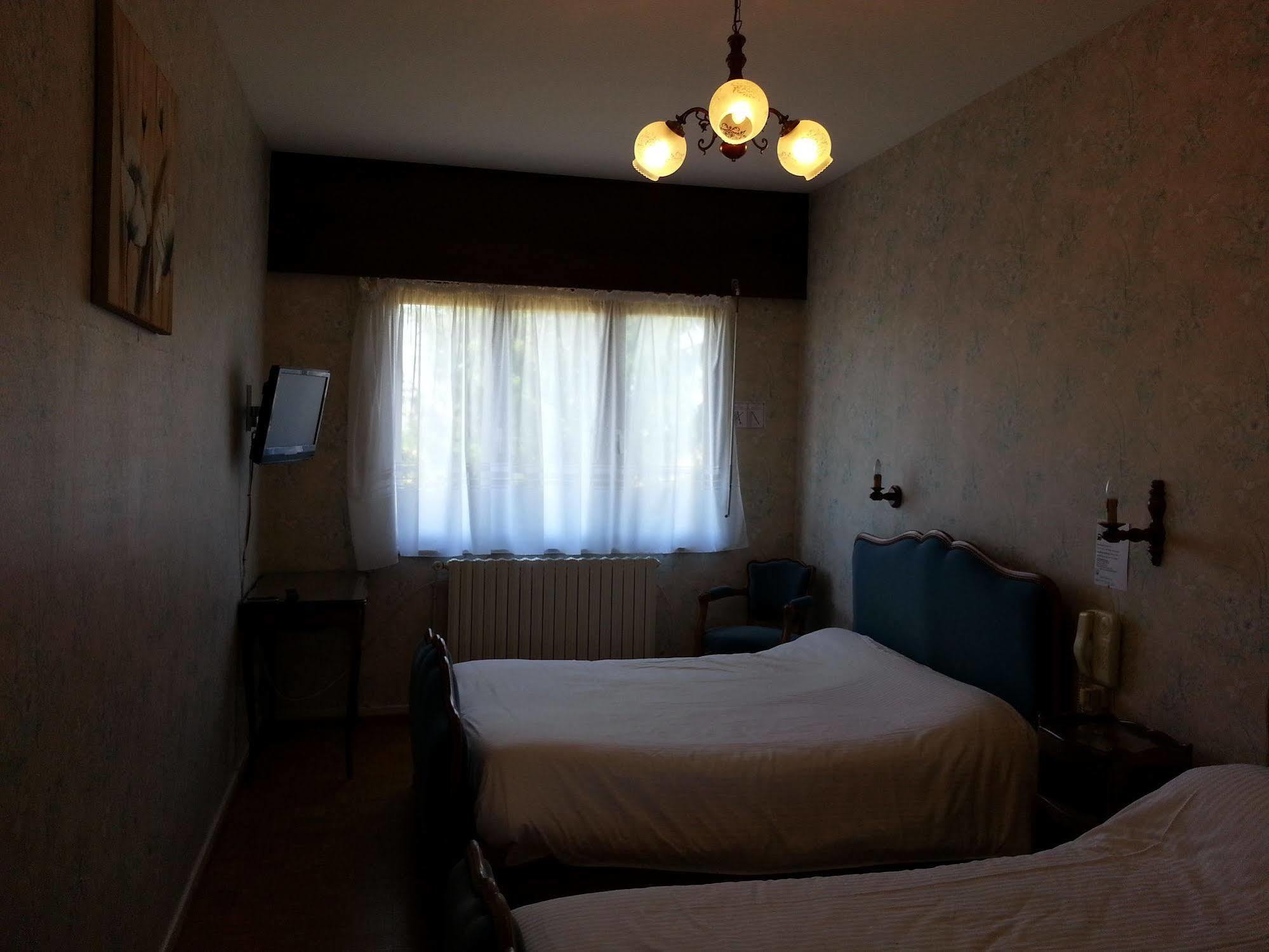 Logis L'Auberge Du Gros Silly-sur-Nied Bagian luar foto