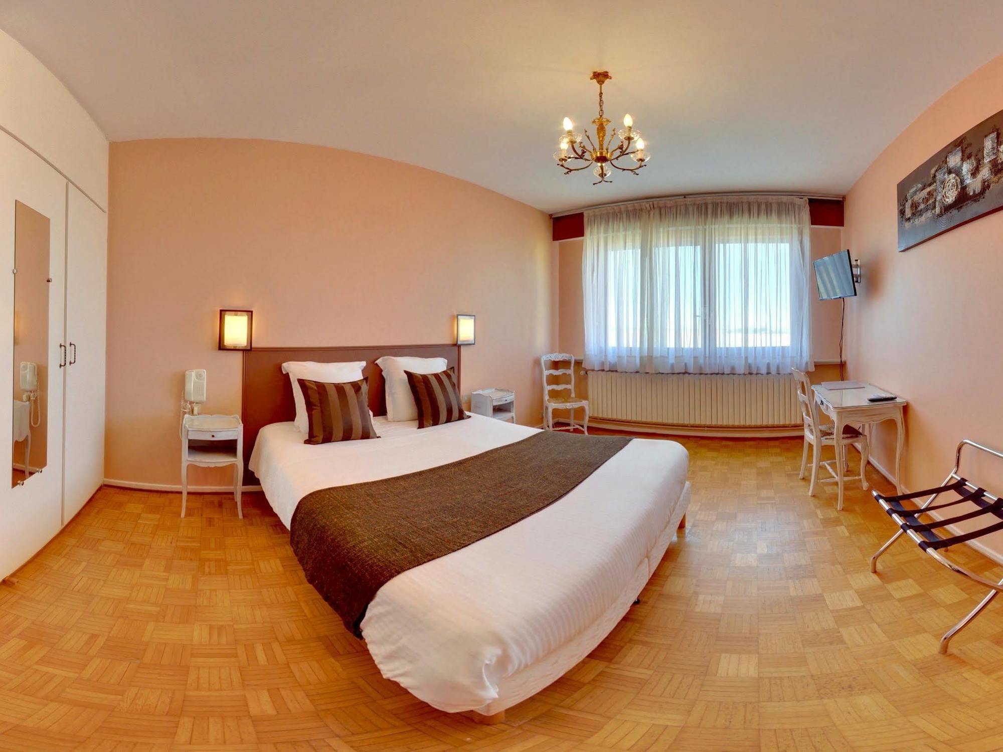 Logis L'Auberge Du Gros Silly-sur-Nied Bagian luar foto