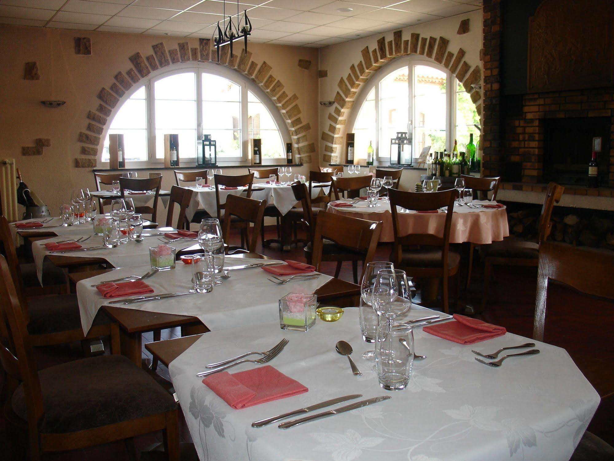 Logis L'Auberge Du Gros Silly-sur-Nied Bagian luar foto